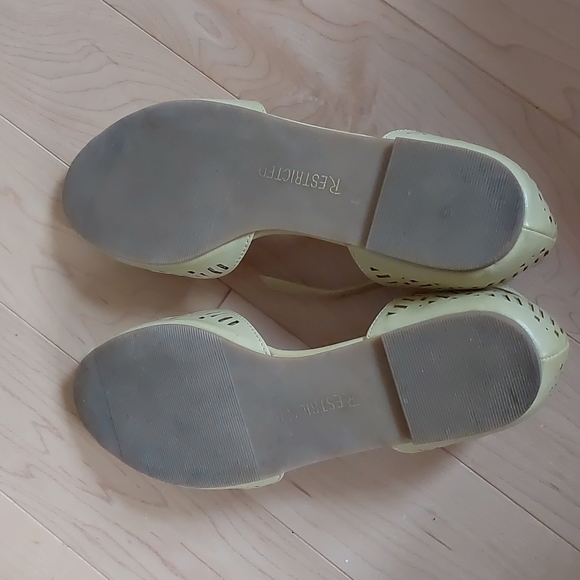 Yellow Open Toe Flats Sandals - Picture 7 of 16